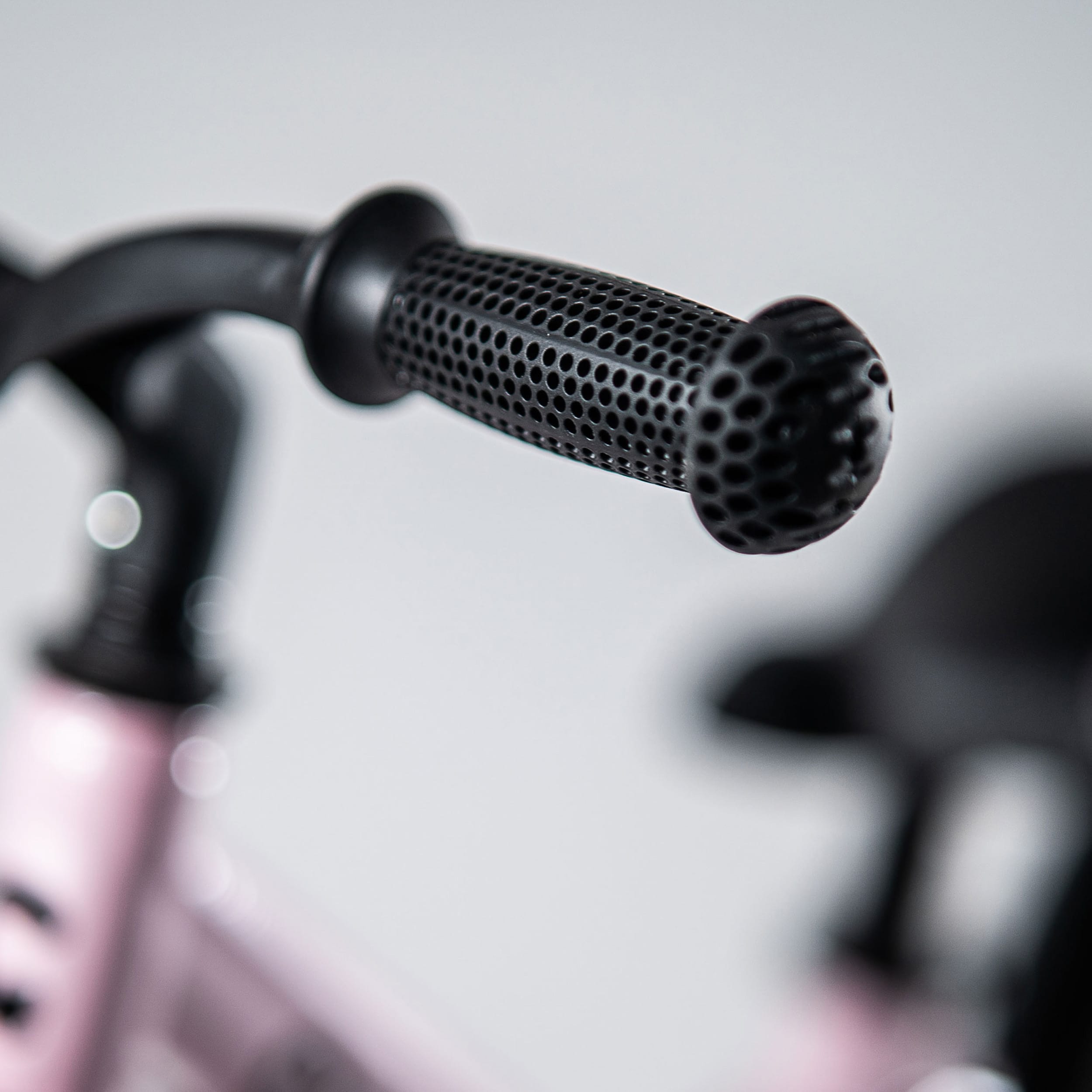 CARIBOO_MAGNESIUM_PRO_Pink_2500x2500pix_zoom_2