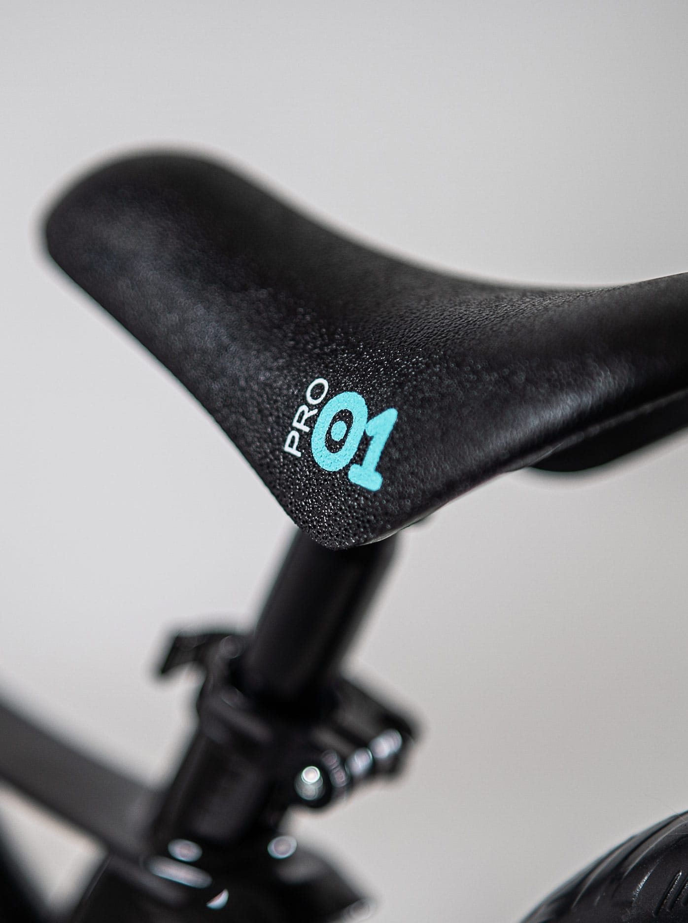 Cariboo-magnesium-pro-must-jooksuratas7