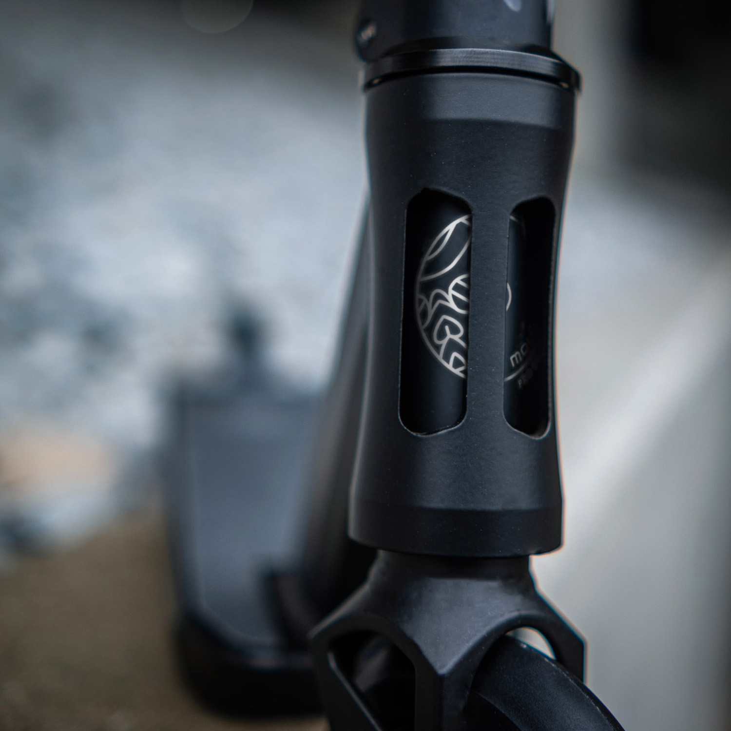Movino_Maniac_red_na_www_outdoor_zoom_1
